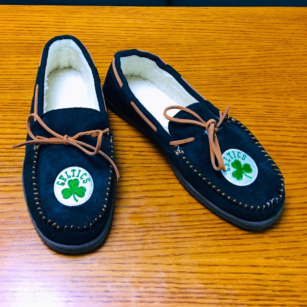 FOCO Moccasin Celtics slippers M’s Sz S Sz 7-8